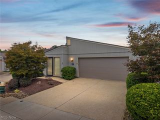 11025 Southwind Court, Strongsville, OH 44149