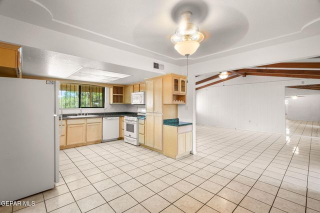 10560 Crete Drive, El Paso, TX 79924