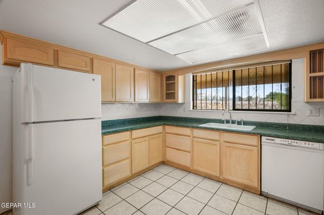 10560 Crete Drive, El Paso, TX 79924