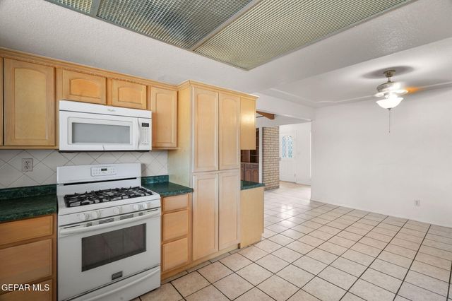 10560 Crete Drive, El Paso, TX 79924