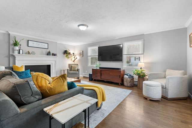 6 Glen Road, Peabody, MA 01960