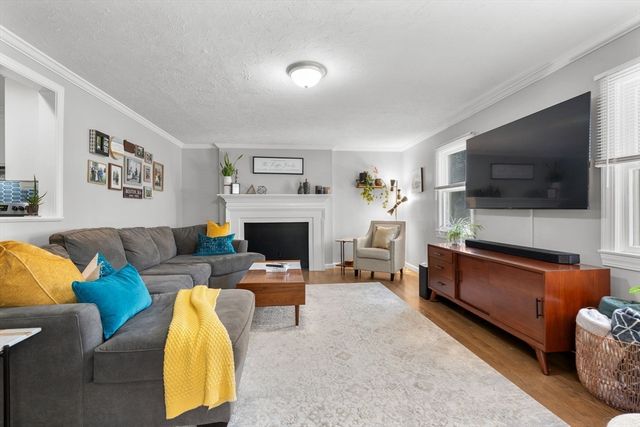 6 Glen Road, Peabody, MA 01960