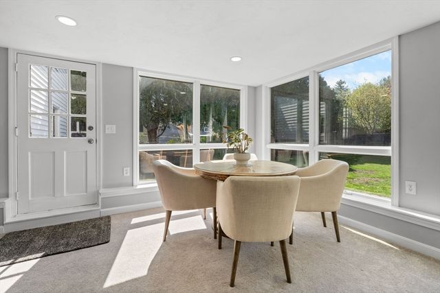6 Glen Road, Peabody, MA 01960