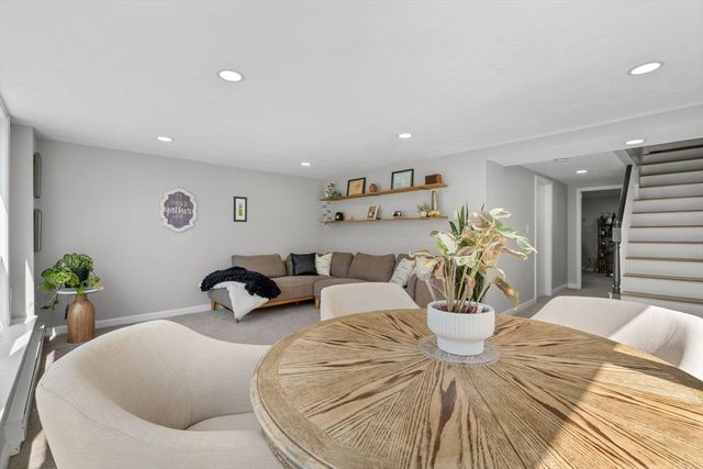 6 Glen Road, Peabody, MA 01960