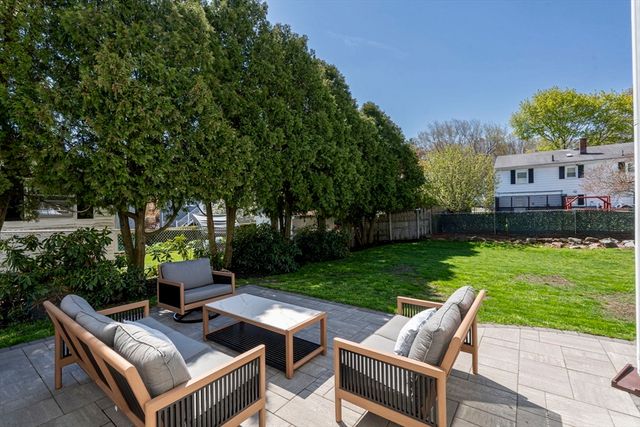 6 Glen Road, Peabody, MA 01960