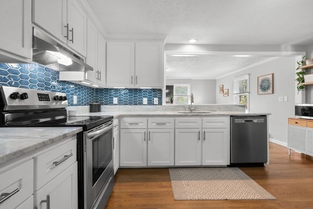 6 Glen Road, Peabody, MA 01960