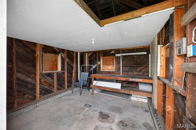 1033 Perry Street, St Charles, MO 63301