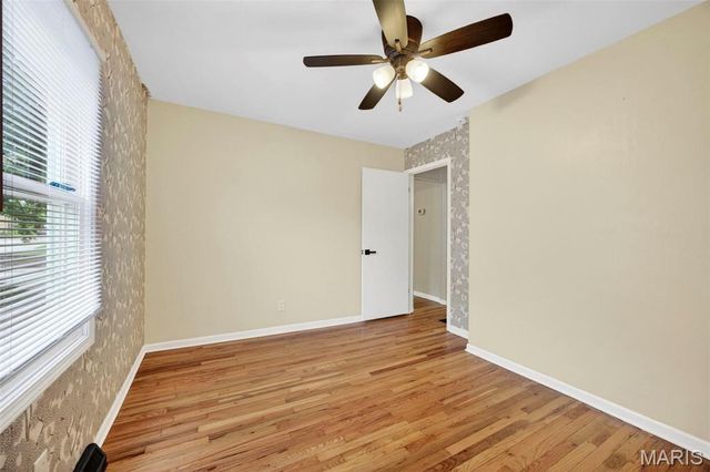 1033 Perry Street, St Charles, MO 63301
