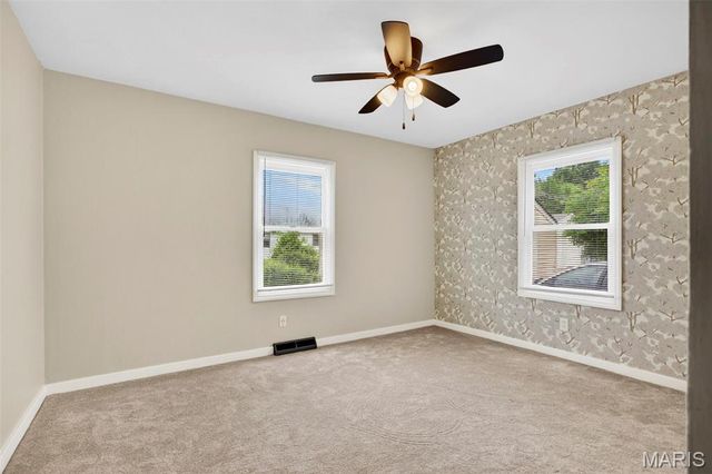 1033 Perry Street, St Charles, MO 63301