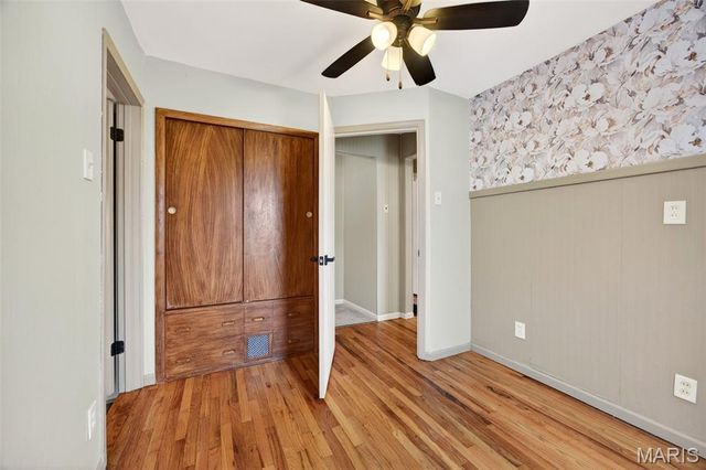 1033 Perry Street, St Charles, MO 63301