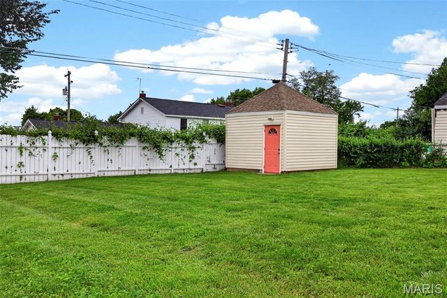 1033 Perry Street, St Charles, MO 63301
