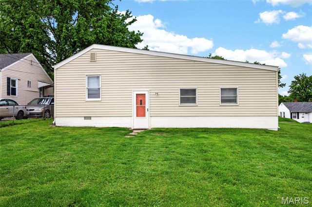 1033 Perry Street, St Charles, MO 63301