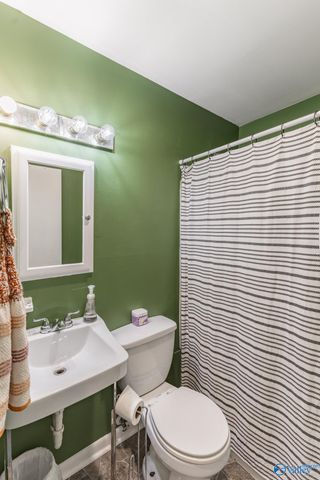 2916 Holiday Drive SW, Huntsville, AL 35805