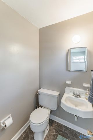 2916 Holiday Drive SW, Huntsville, AL 35805