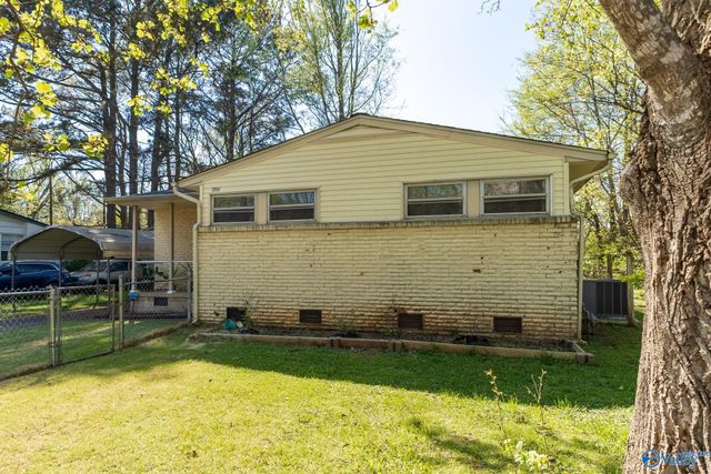 2916 Holiday Drive SW, Huntsville, AL 35805