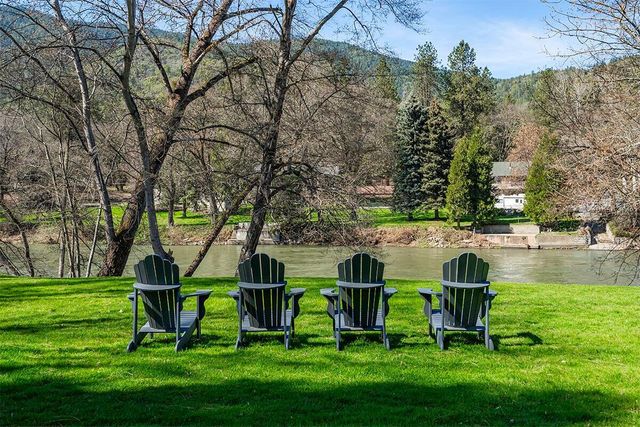 8550 Rogue River Highway, Grants Pass, OR 97527