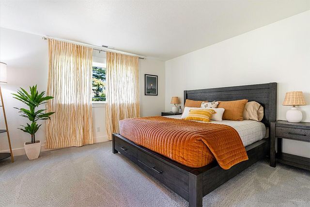 8550 Rogue River Highway, Grants Pass, OR 97527