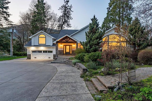 8550 Rogue River Highway, Grants Pass, OR 97527