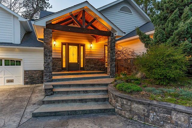 8550 Rogue River Highway, Grants Pass, OR 97527