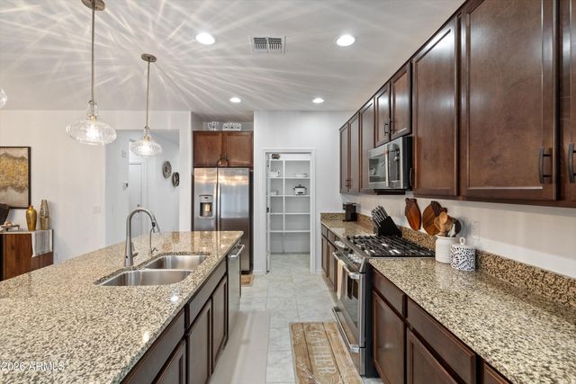 18068 W AMBER RIDGE Way, Goodyear, AZ 85338