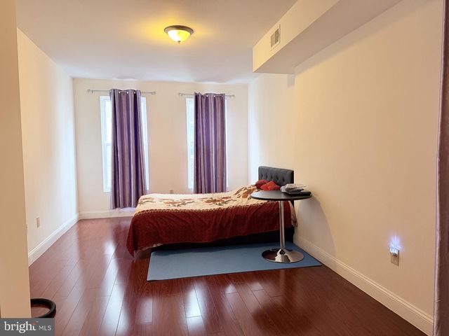 733 JACKSON ST, Philadelphia, PA 19148