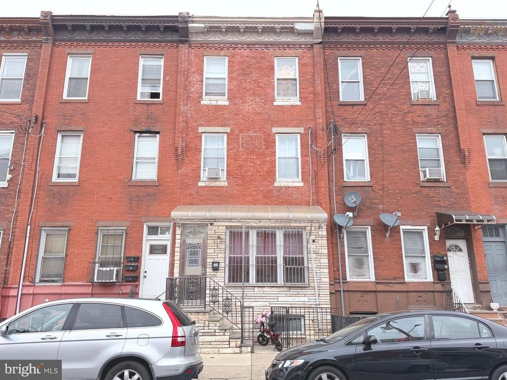 733 JACKSON ST, Philadelphia, PA 19148