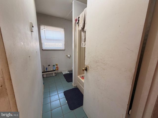 5 W CHESTNUT ST, Delmar, MD 21875