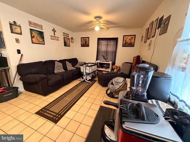 5 W CHESTNUT ST, Delmar, MD 21875