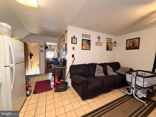 5 W CHESTNUT ST, Delmar, MD 21875