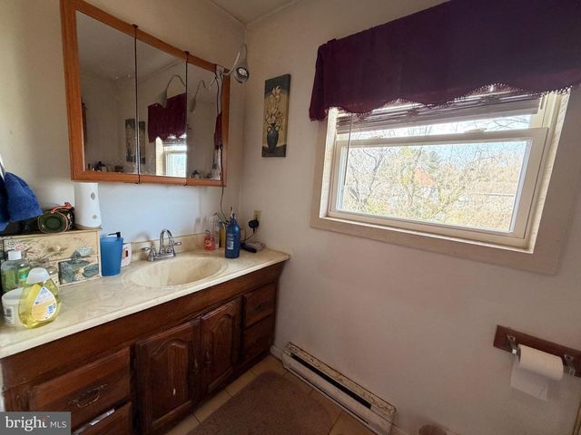 5 W CHESTNUT ST, Delmar, MD 21875