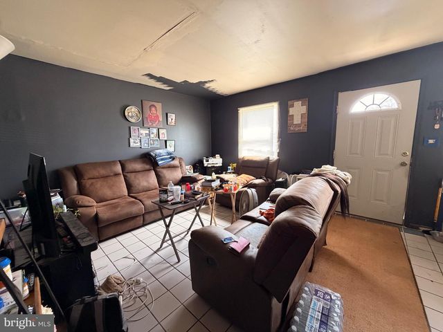5 W CHESTNUT ST, Delmar, MD 21875