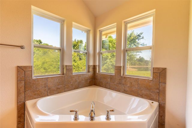 1081 Yaupon Creek Estates Drive, Columbus, TX 78934
