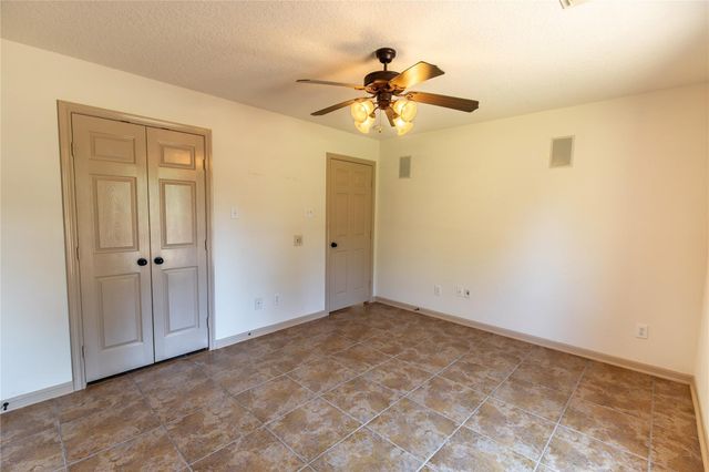 1081 Yaupon Creek Estates Drive, Columbus, TX 78934