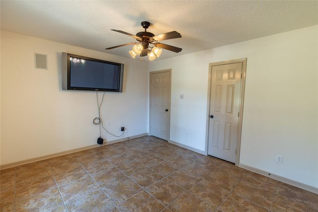 1081 Yaupon Creek Estates Drive, Columbus, TX 78934