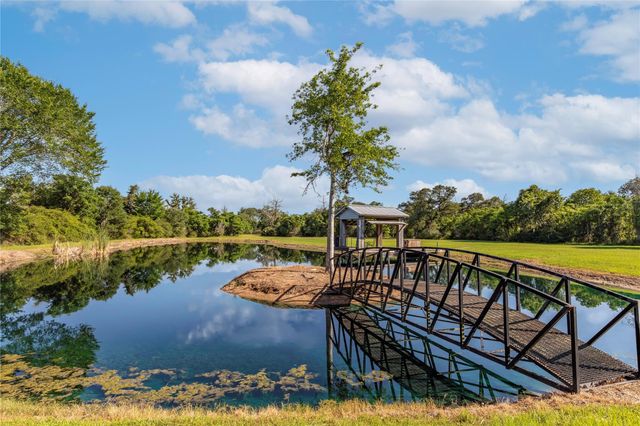 1081 Yaupon Creek Estates Drive, Columbus, TX 78934
