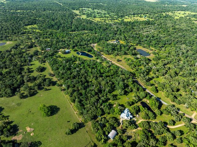 1081 Yaupon Creek Estates Drive, Columbus, TX 78934