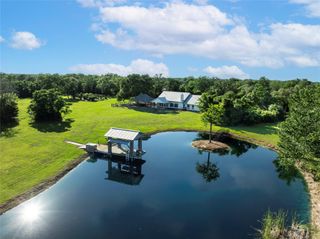 1081 Yaupon Creek Estates Drive, Columbus, TX 78934