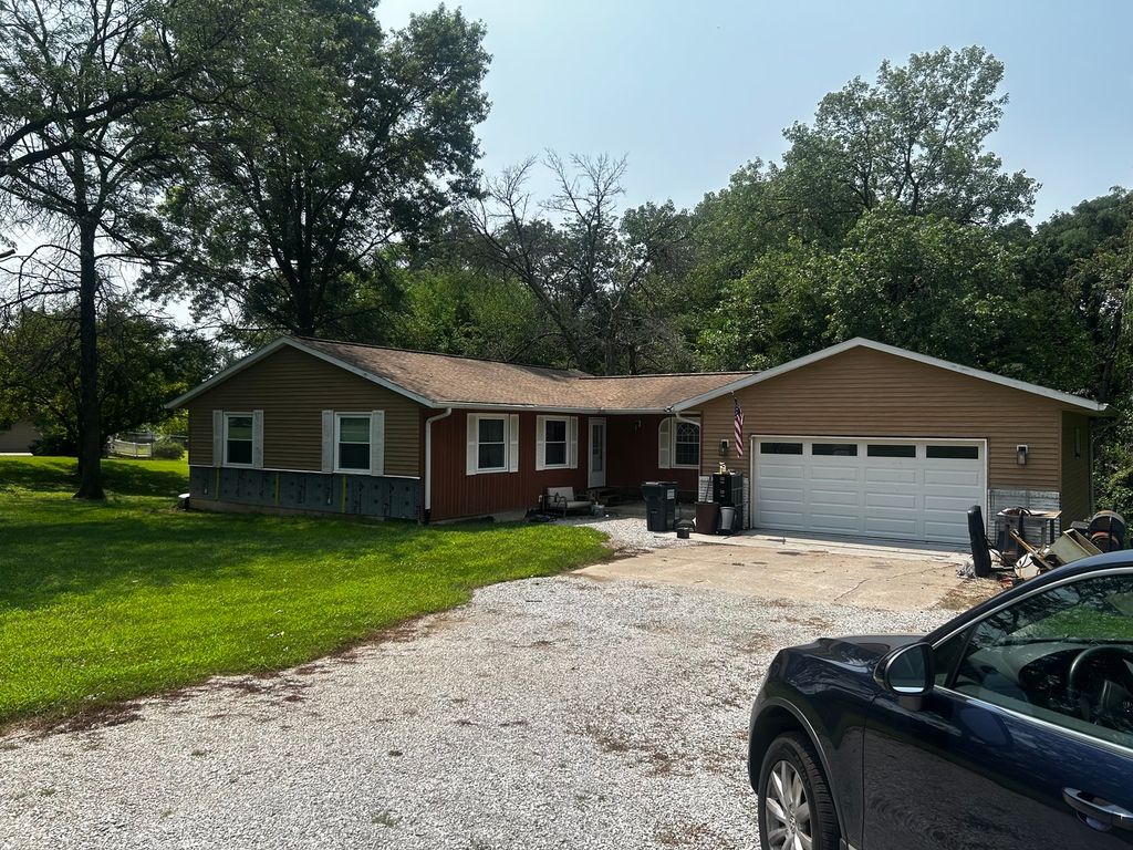 5 Valley View Drive, Blue Grass, IA 52726