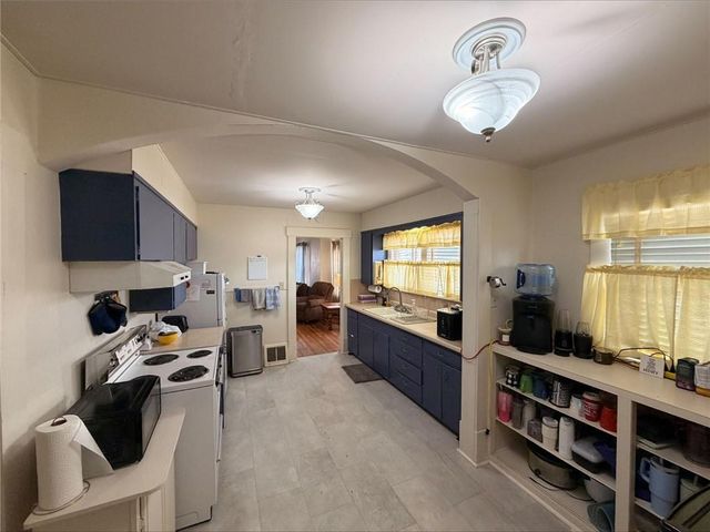 103 W Kansas Street, Pittsburg, KS 66762