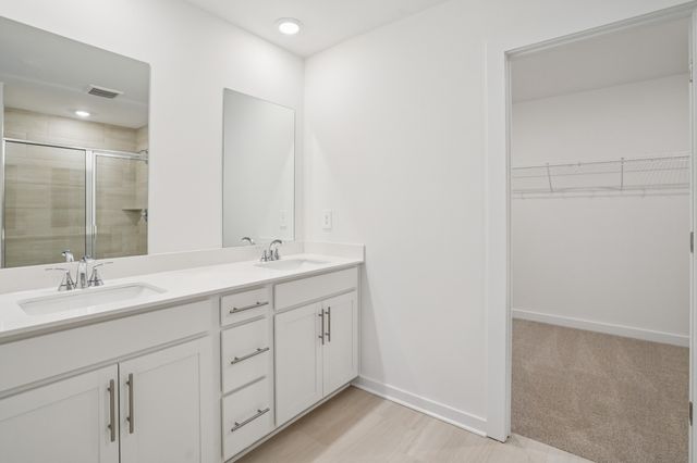 2396 Woodmeadow Dr, Clarksville, TN 37043
