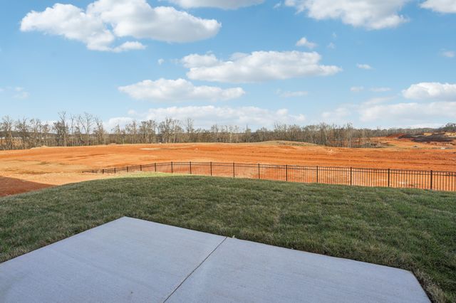 2396 Woodmeadow Dr, Clarksville, TN 37043