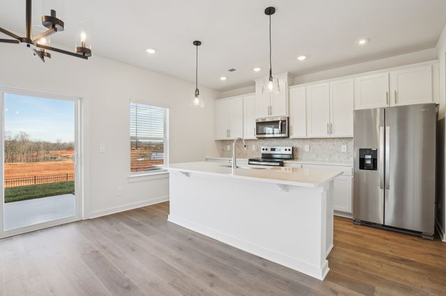 2396 Woodmeadow Dr, Clarksville, TN 37043