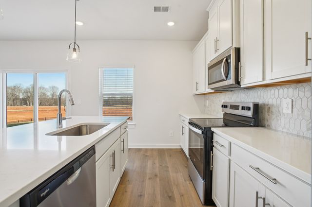 2396 Woodmeadow Dr, Clarksville, TN 37043