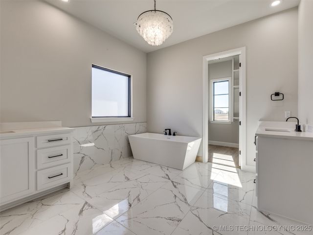 3211 E 169th Street S, Bixby, OK 74008