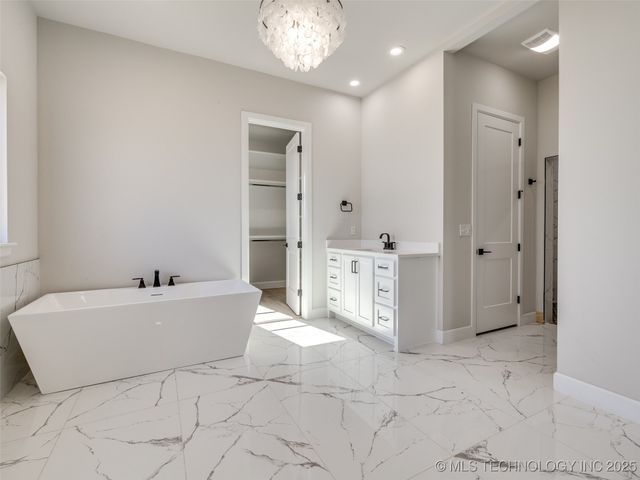 3211 E 169th Street S, Bixby, OK 74008