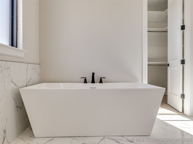 3211 E 169th Street S, Bixby, OK 74008