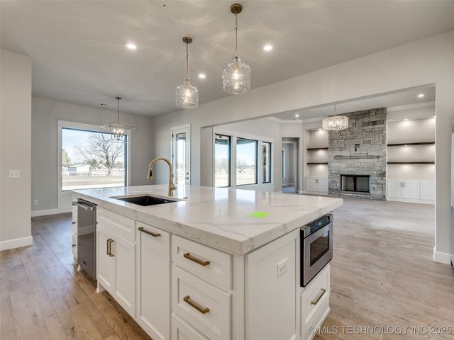 3211 E 169th Street S, Bixby, OK 74008