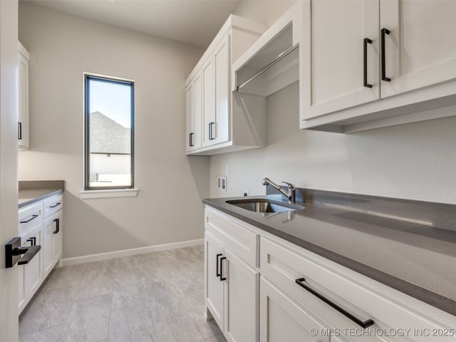 3211 E 169th Street S, Bixby, OK 74008