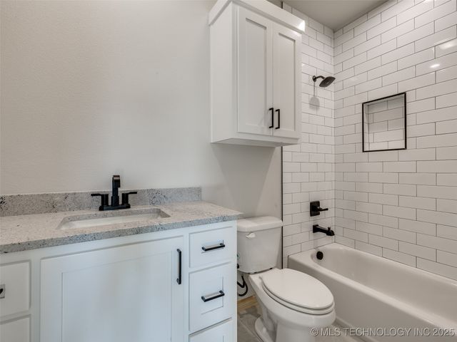 3211 E 169th Street S, Bixby, OK 74008