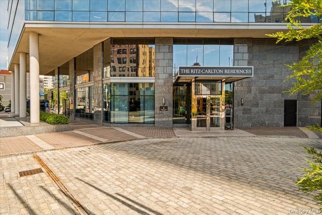 5 Renaissance Square PH 3E, White Plains, NY 10601